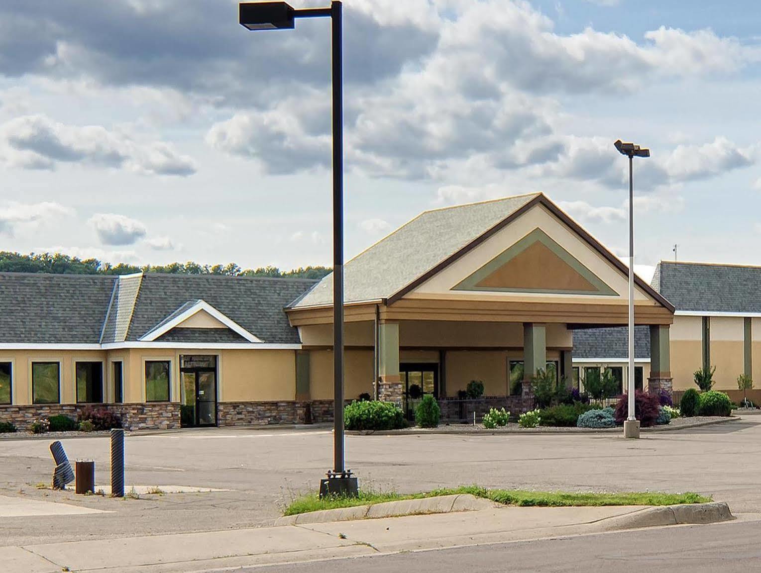 Norwood Inn & Suites Mankato North Mankato ภายนอก รูปภาพ