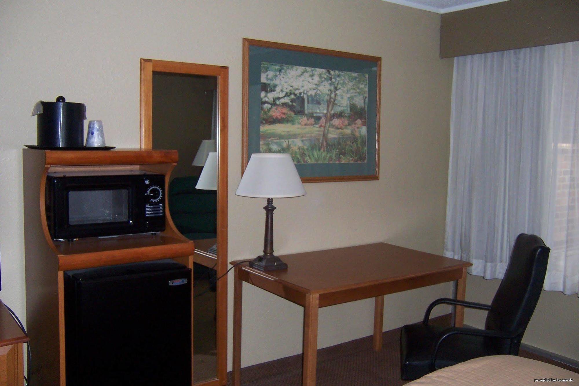 Norwood Inn & Suites Mankato North Mankato ภายนอก รูปภาพ