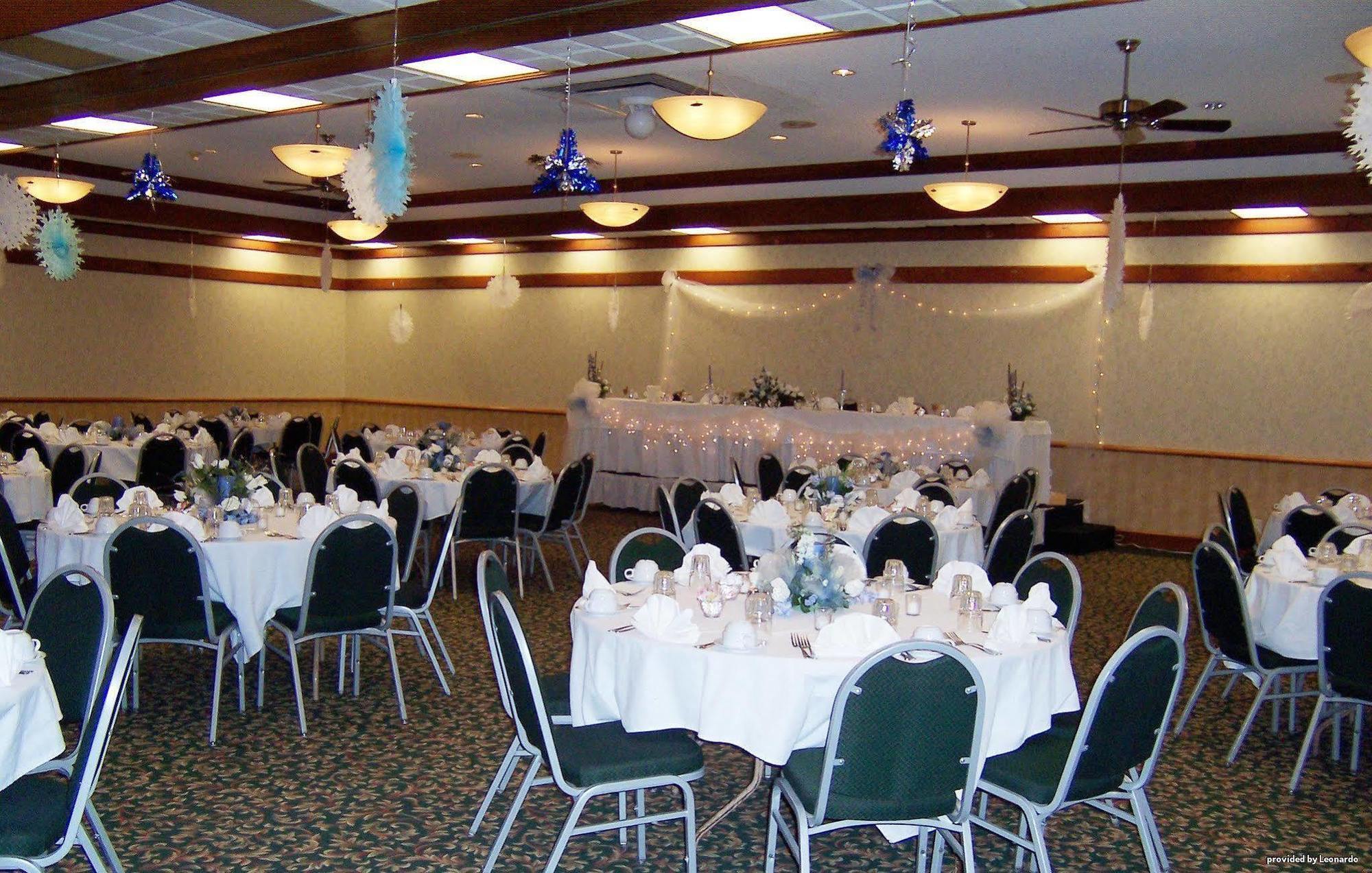 Norwood Inn & Suites Mankato North Mankato ภายนอก รูปภาพ