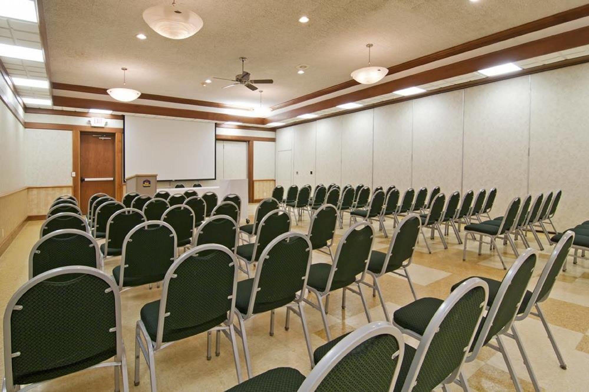 Norwood Inn & Suites Mankato North Mankato ภายนอก รูปภาพ