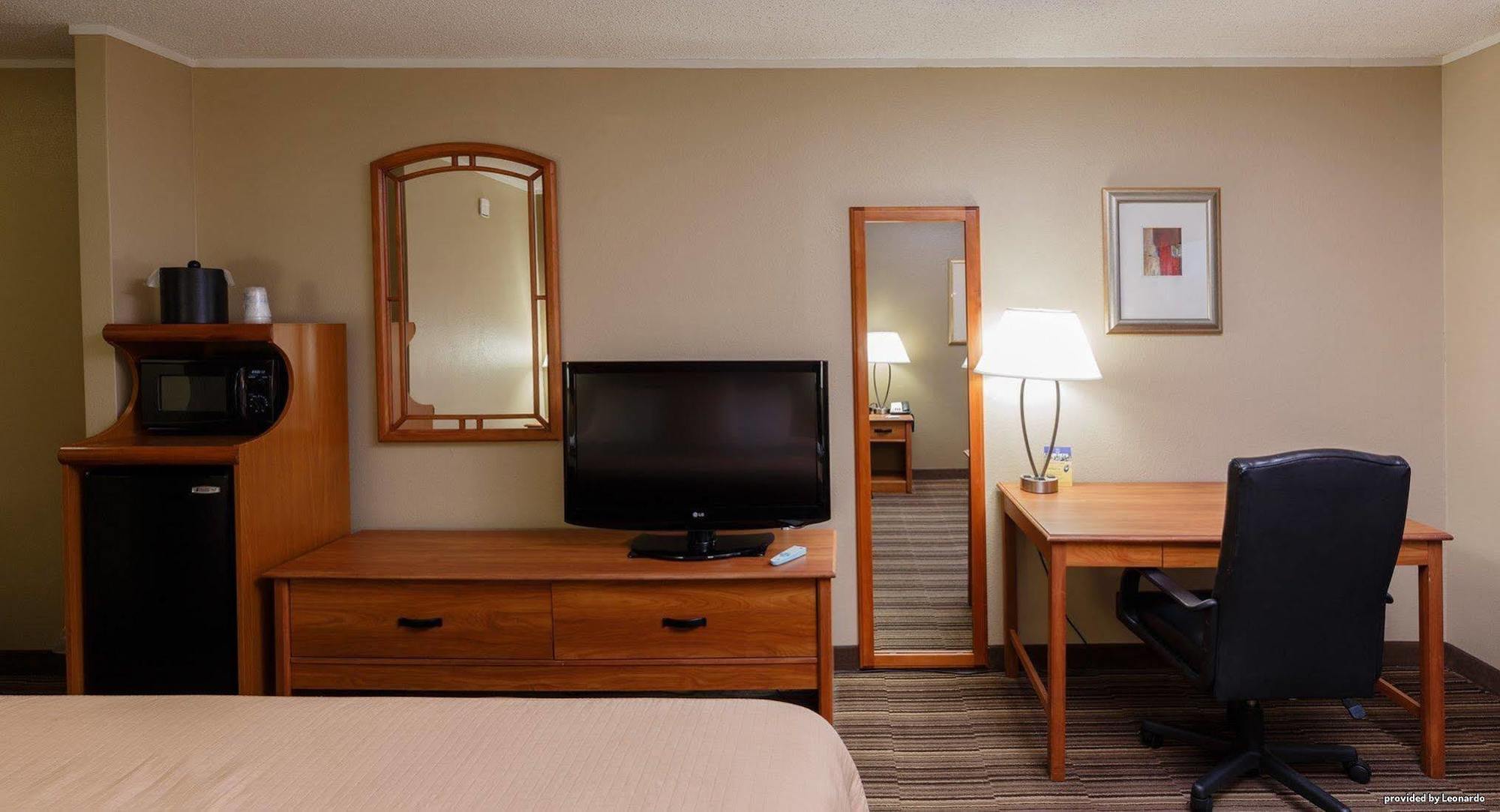 Norwood Inn & Suites Mankato North Mankato ภายนอก รูปภาพ