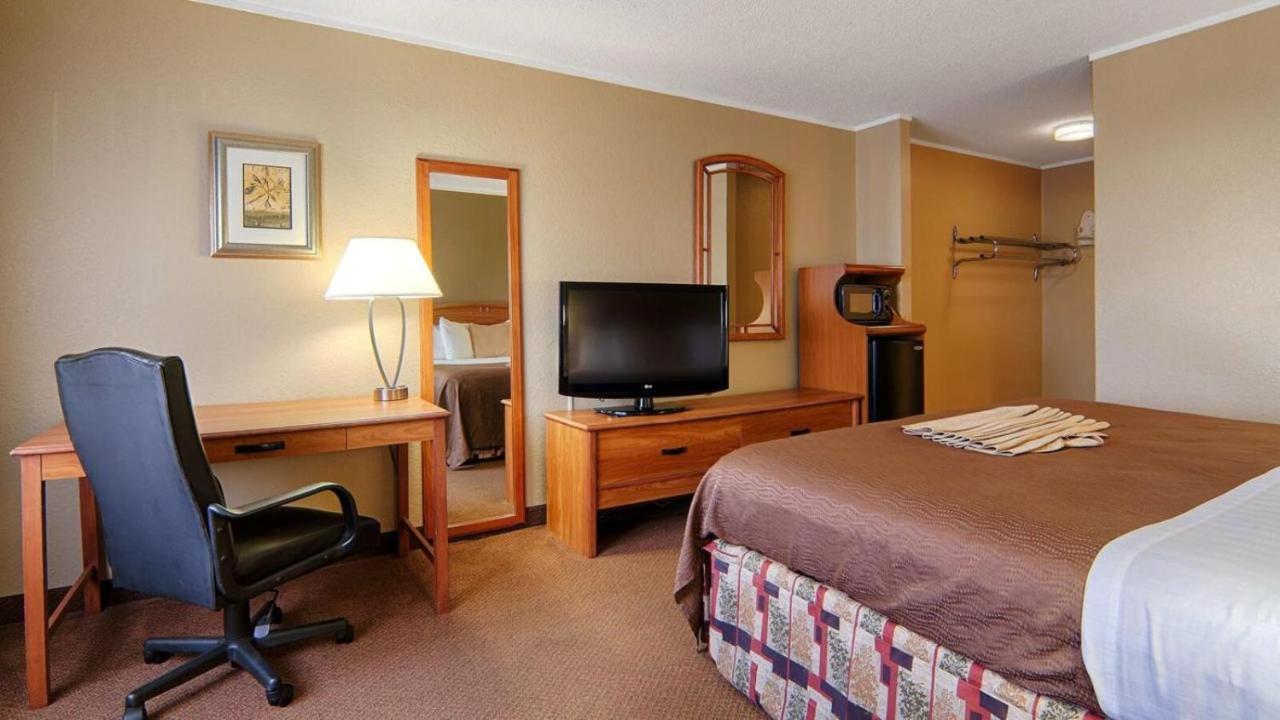 Norwood Inn & Suites Mankato North Mankato ภายนอก รูปภาพ