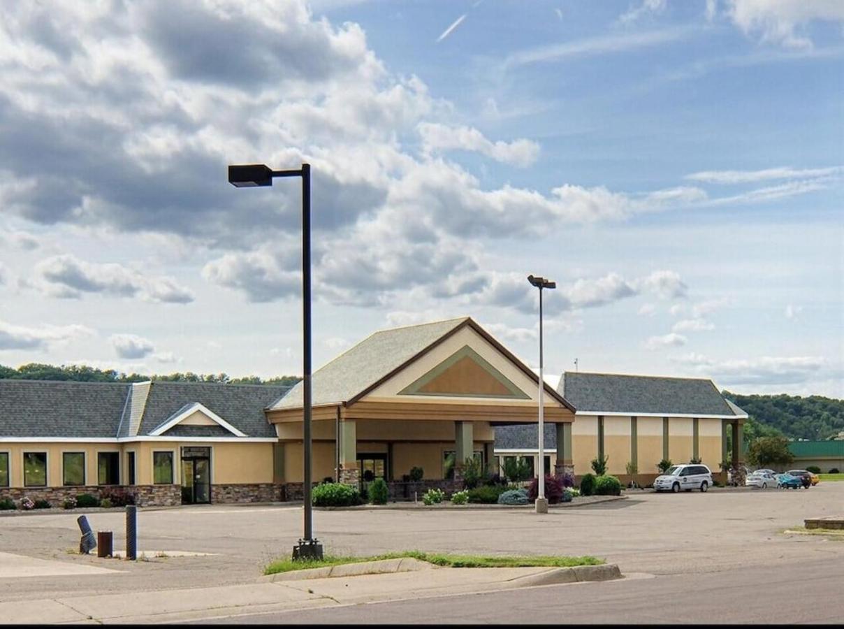Norwood Inn & Suites Mankato North Mankato ภายนอก รูปภาพ