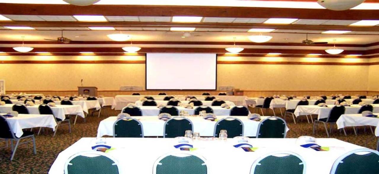 Norwood Inn & Suites Mankato North Mankato ภายนอก รูปภาพ