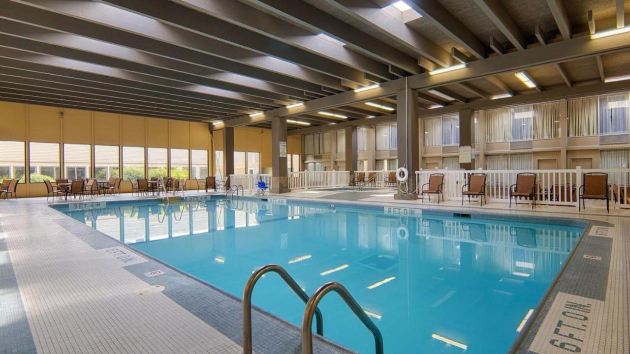 Norwood Inn & Suites Mankato North Mankato ภายนอก รูปภาพ